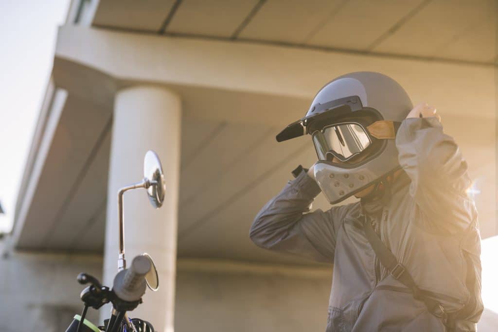 escuchar música en moto